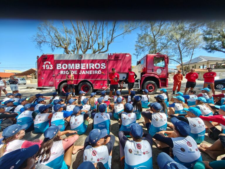 Corpo de Bombeiros e Heliporto realizam formatura do Projeto Botinho no Farol de São Tomé